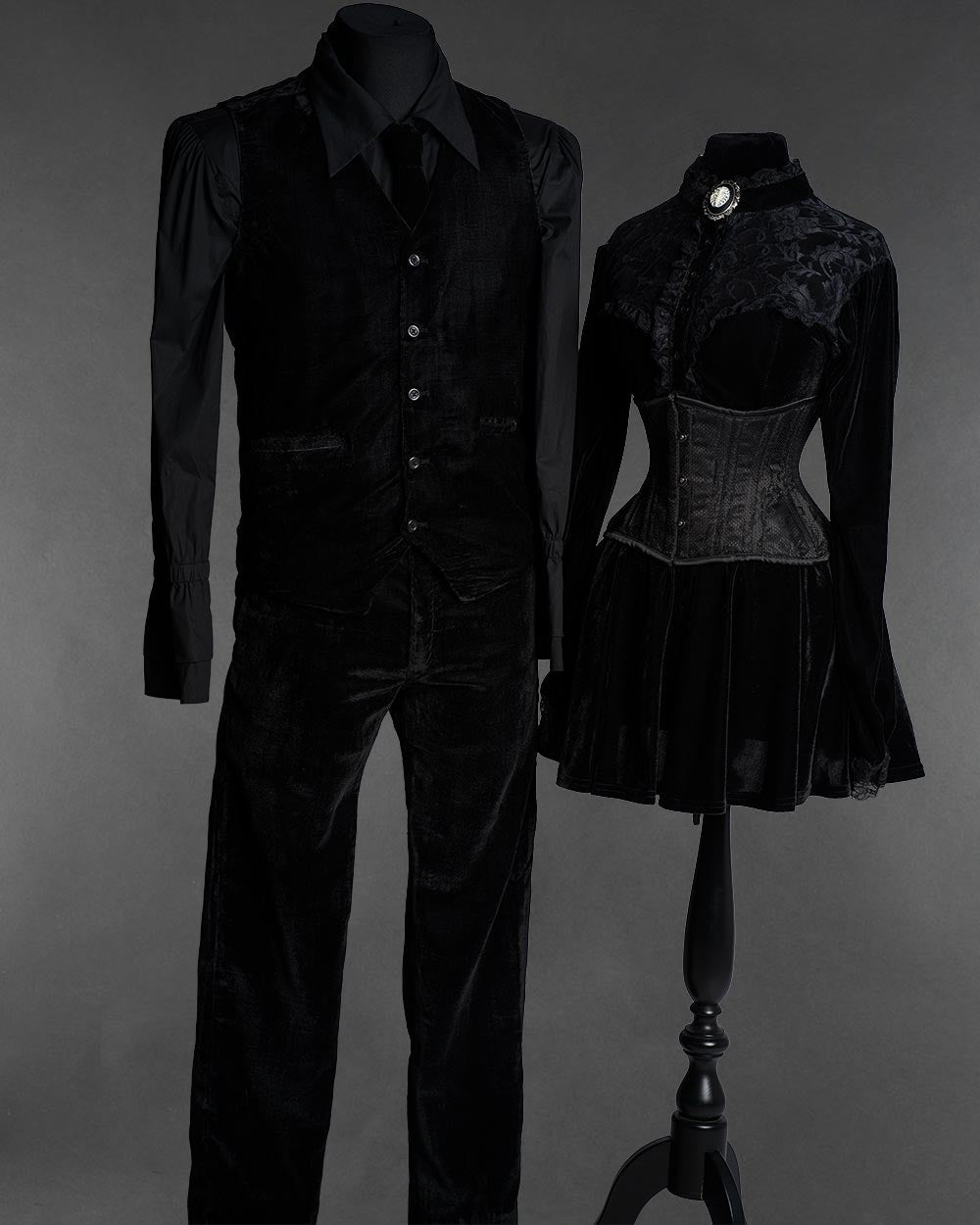 Velvet Mood Outfit