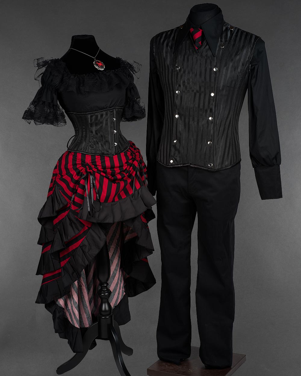 Dark Cabaret Couple