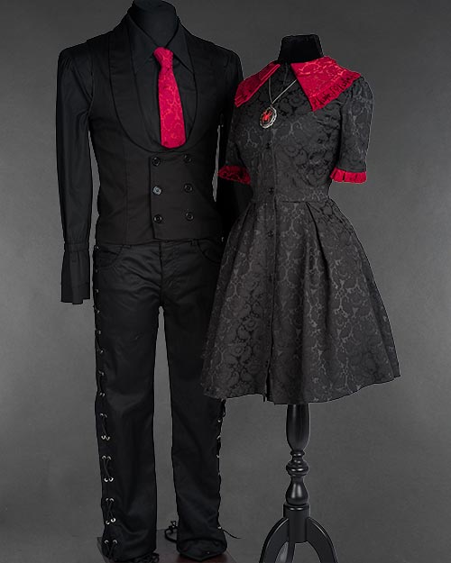 An everyday gothic outfit