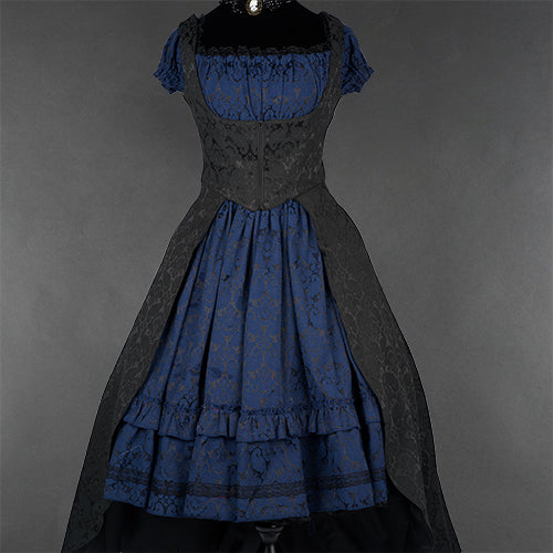 Royal Gothic Look in Shades of the Night Sky